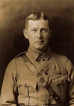 john mccrae in uniform circa 1914.webp